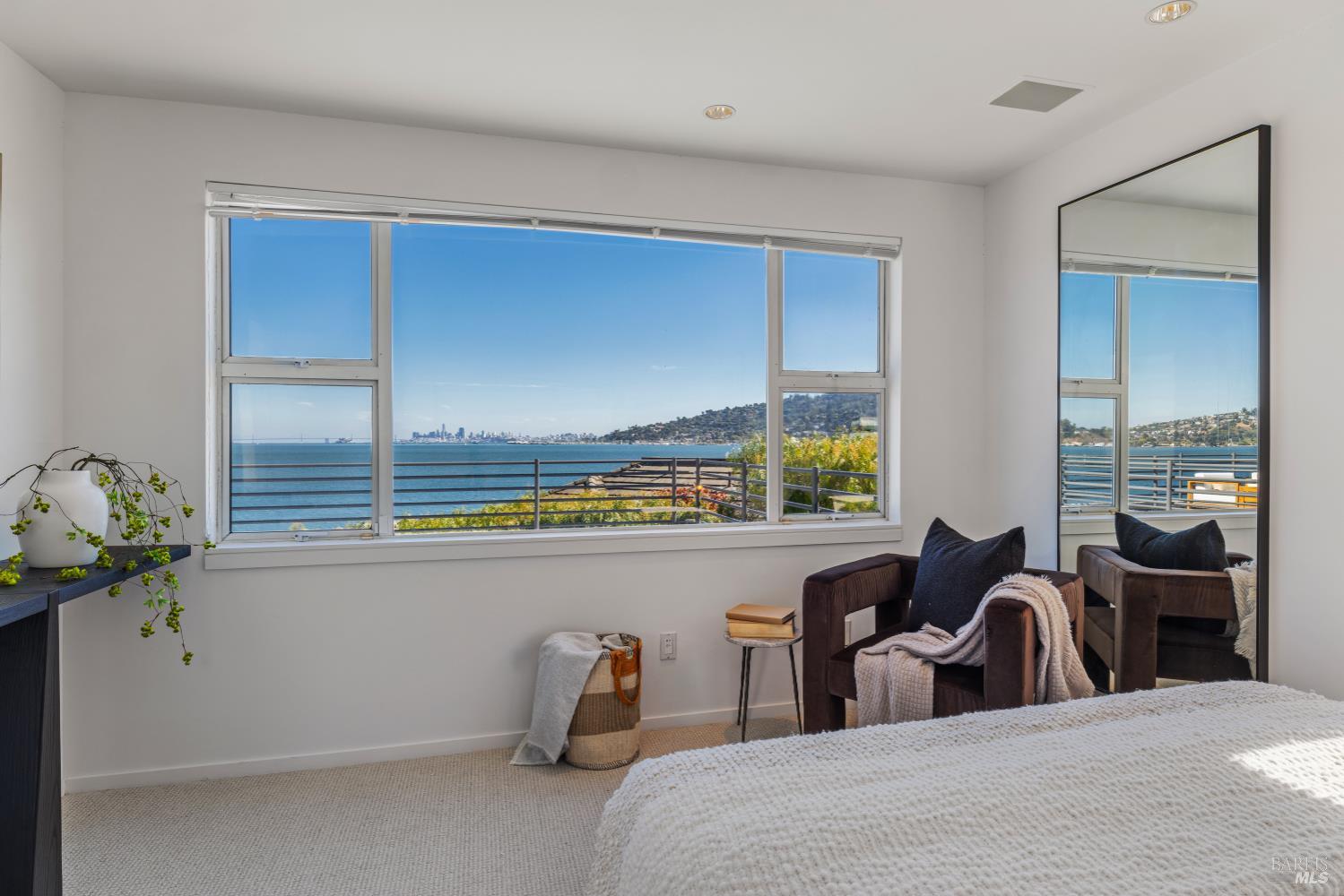 Detail Gallery Image 33 of 54 For 30 Heron Dr, Mill Valley,  CA 94941 - 5 Beds | 3/1 Baths