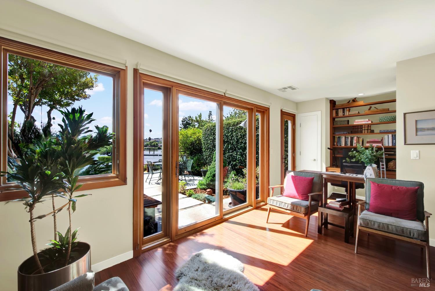 Detail Gallery Image 28 of 97 For 927 Marina Dr, Napa,  CA 94559 - 3 Beds | 2/1 Baths