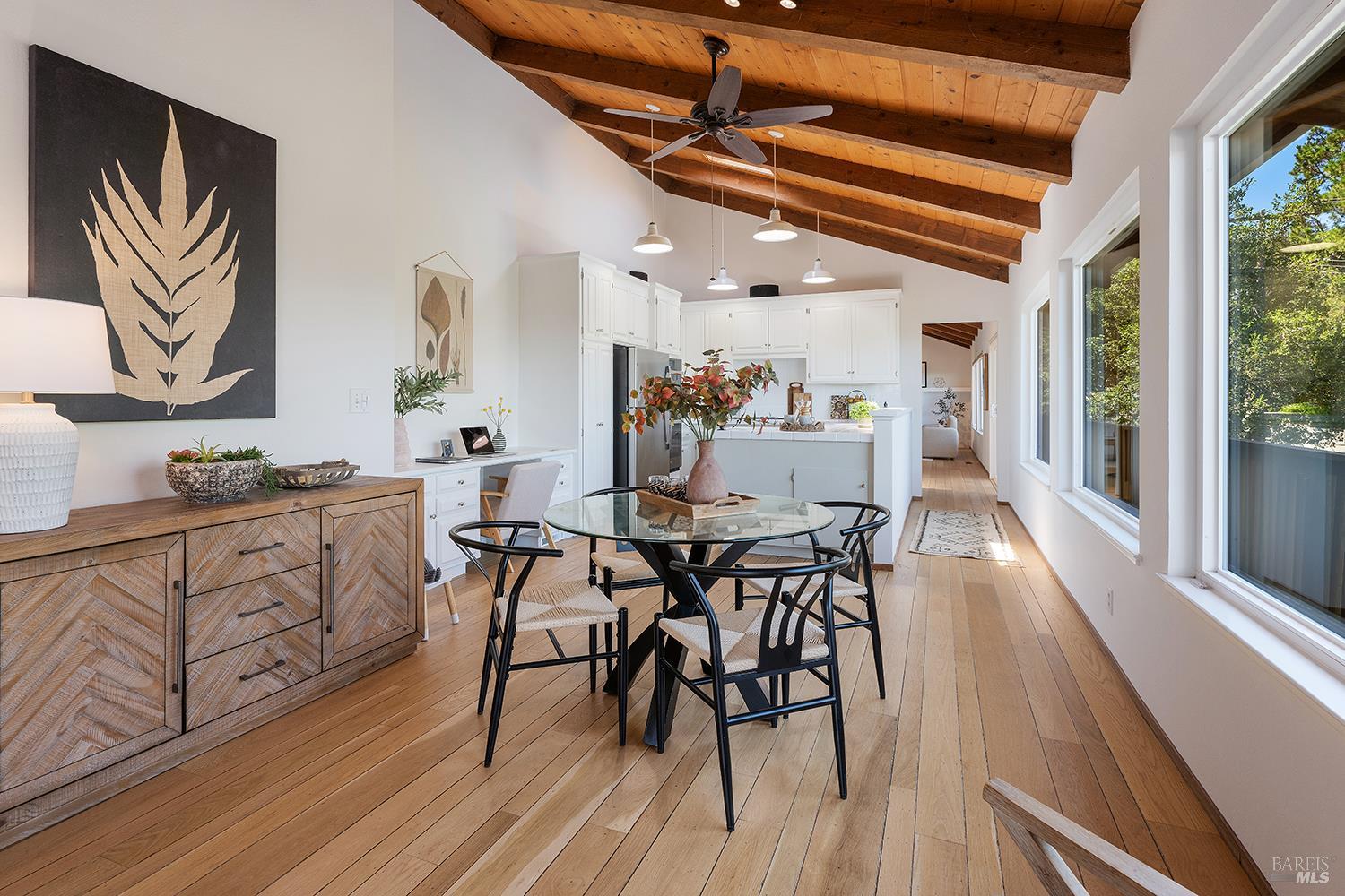 Detail Gallery Image 12 of 37 For 85 Woodside Dr, San Anselmo,  CA 94960 - 3 Beds | 2 Baths