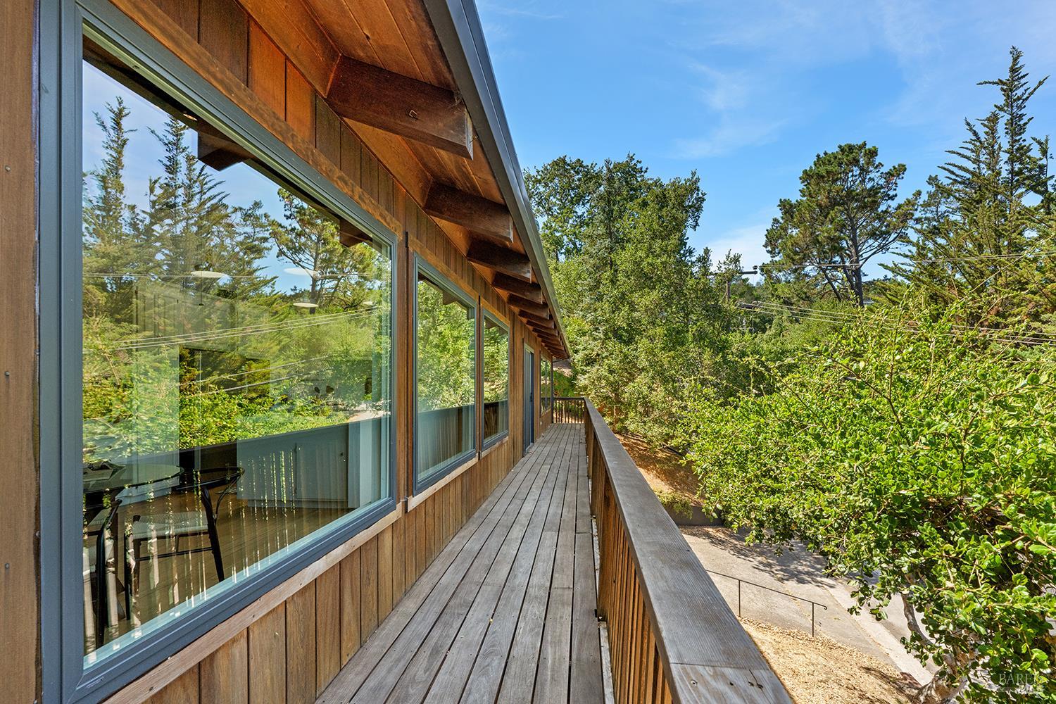 Detail Gallery Image 18 of 37 For 85 Woodside Dr, San Anselmo,  CA 94960 - 3 Beds | 2 Baths