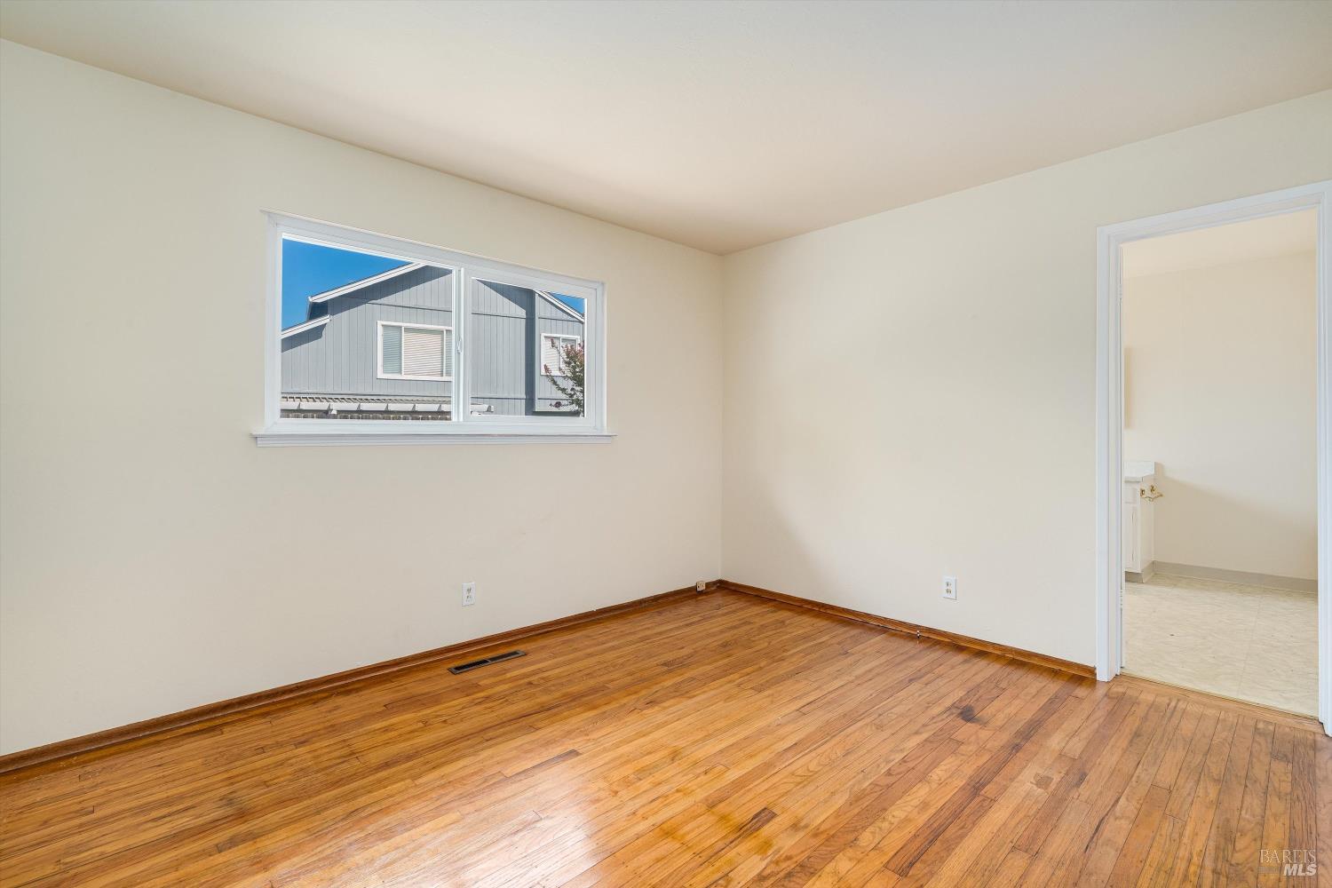 Detail Gallery Image 13 of 27 For 3782 Oxford St, Napa,  CA 94558 - 3 Beds | 2 Baths