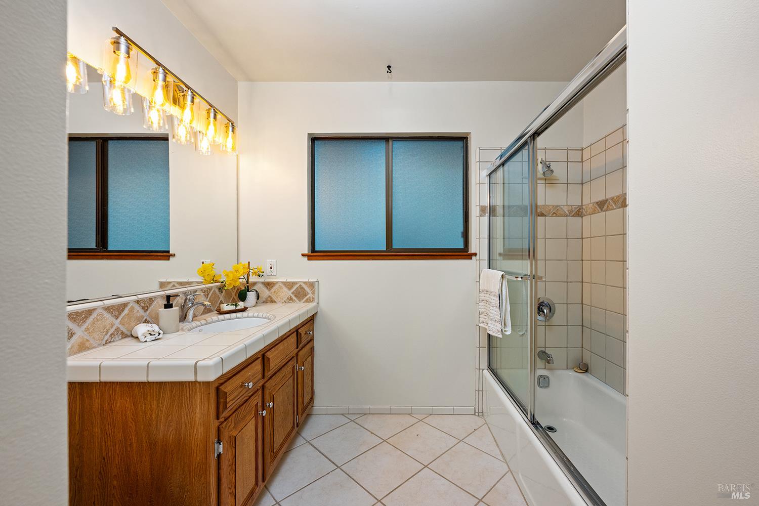 Detail Gallery Image 28 of 37 For 85 Woodside Dr, San Anselmo,  CA 94960 - 3 Beds | 2 Baths