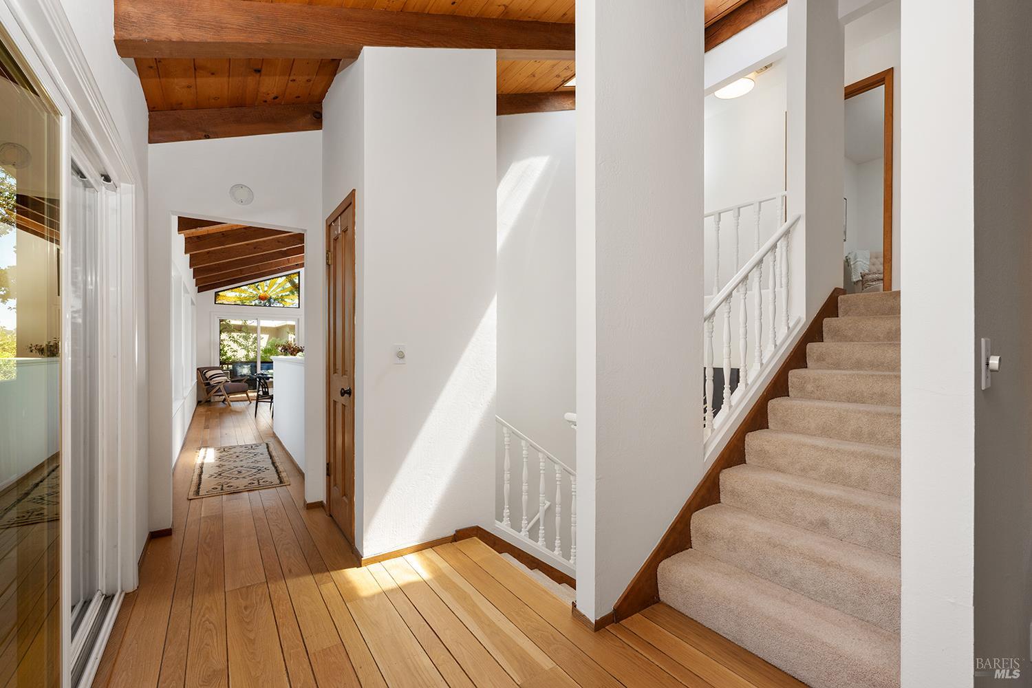 Detail Gallery Image 8 of 37 For 85 Woodside Dr, San Anselmo,  CA 94960 - 3 Beds | 2 Baths