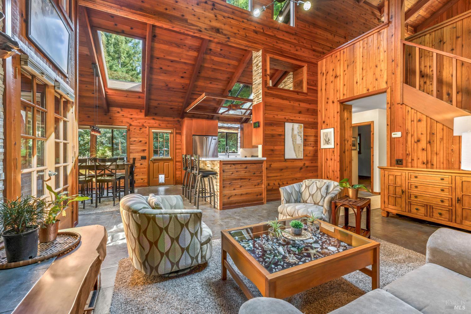 Detail Gallery Image 6 of 43 For 17451 Redwood Springs Dr, Fort Bragg,  CA 95437 - 4 Beds | 4 Baths