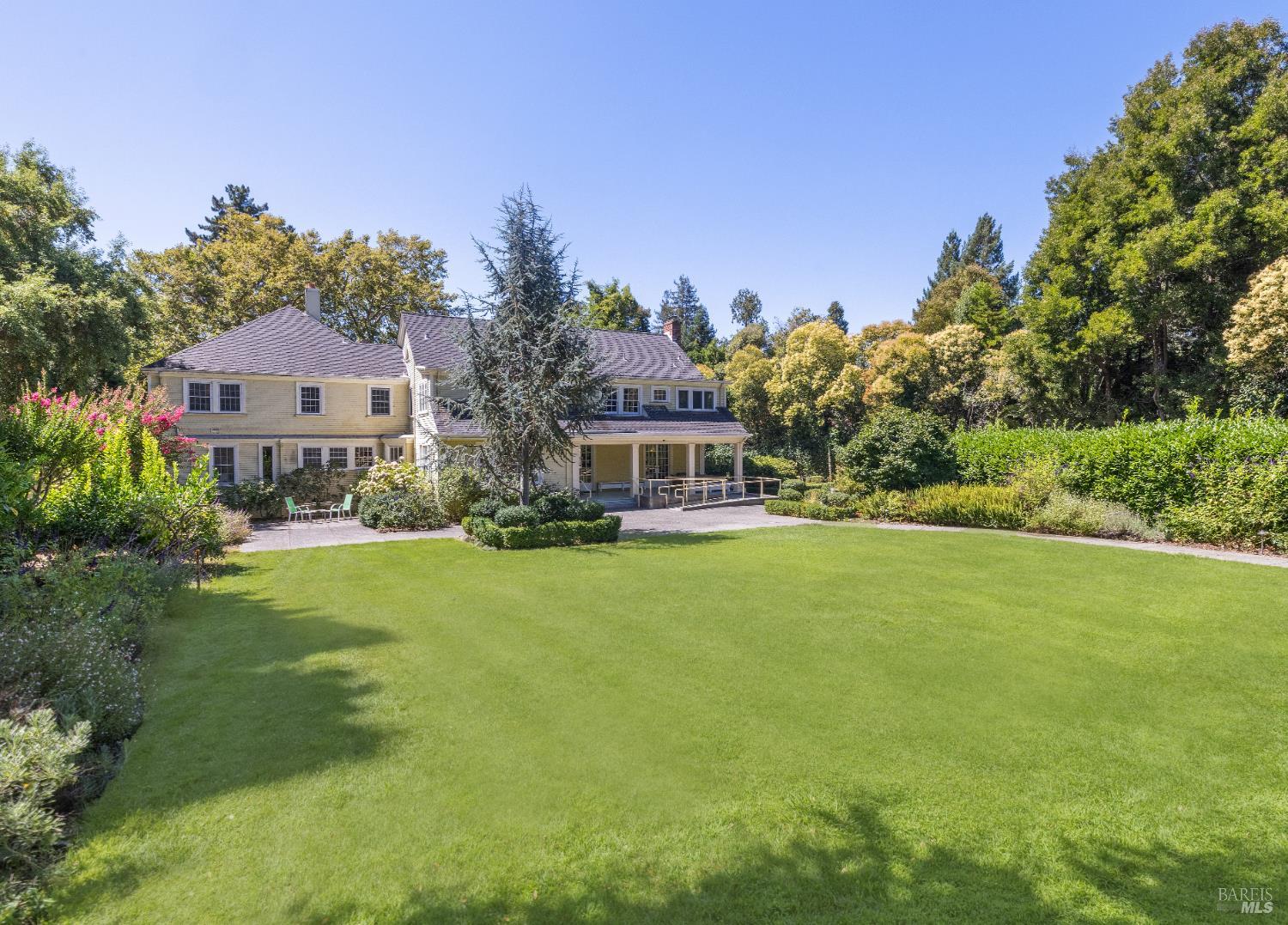 Detail Gallery Image 4 of 30 For 226 Magnolia Ave, San Rafael,  CA 94901 - 13 Beds | 2/2 Baths