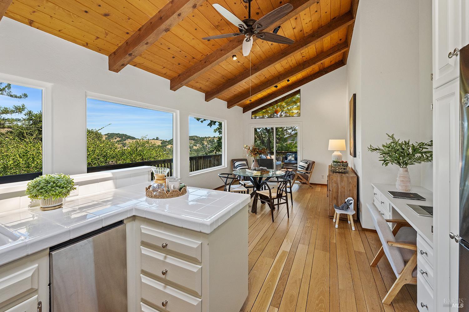 Detail Gallery Image 22 of 37 For 85 Woodside Dr, San Anselmo,  CA 94960 - 3 Beds | 2 Baths