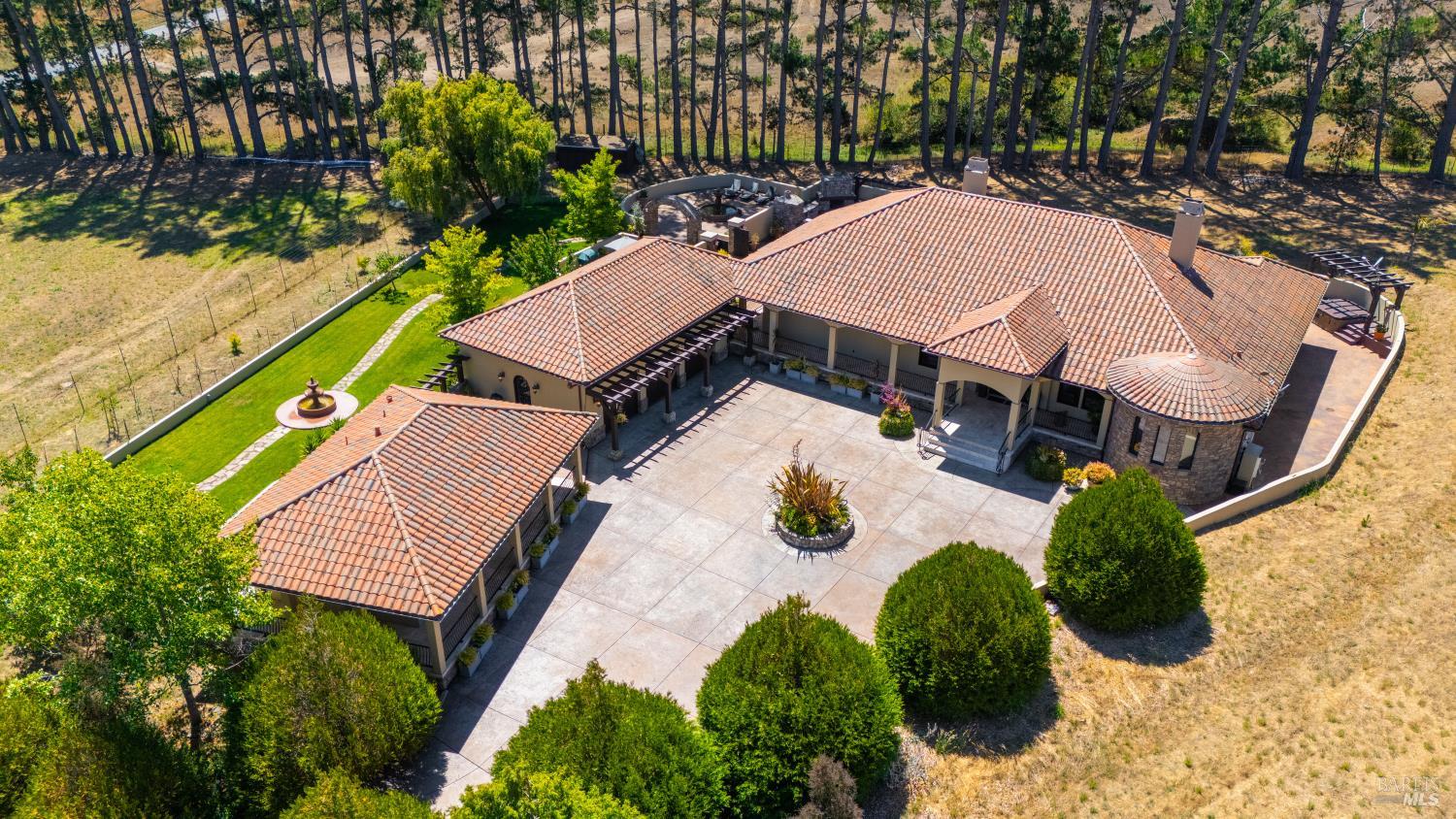 Detail Gallery Image 3 of 93 For 1455 Valley Ford Freestone Rd, Bodega,  CA 94922 - 4 Beds | 3/1 Baths