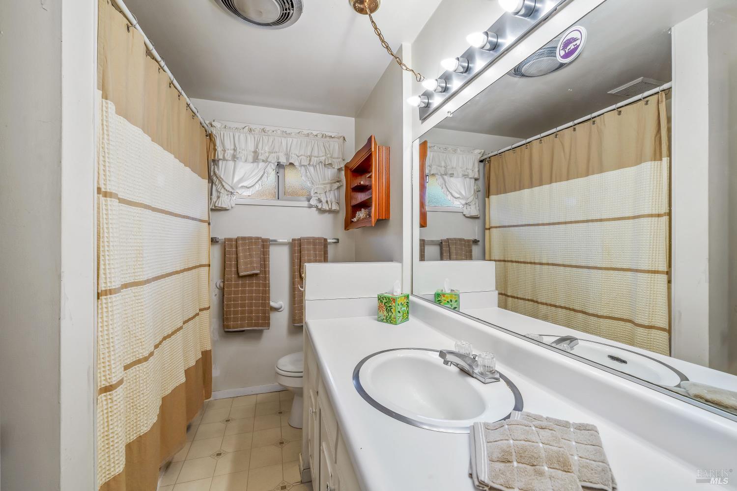 Detail Gallery Image 11 of 33 For 215 S Sanderson Way, Fort Bragg,  CA 95437 - 3 Beds | 1/1 Baths