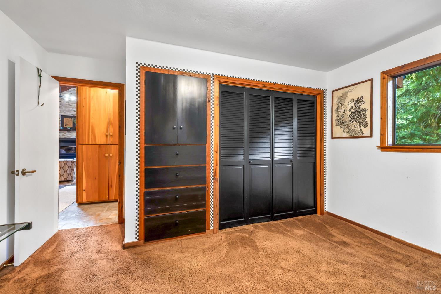 Detail Gallery Image 15 of 43 For 17451 Redwood Springs Dr, Fort Bragg,  CA 95437 - 4 Beds | 4 Baths