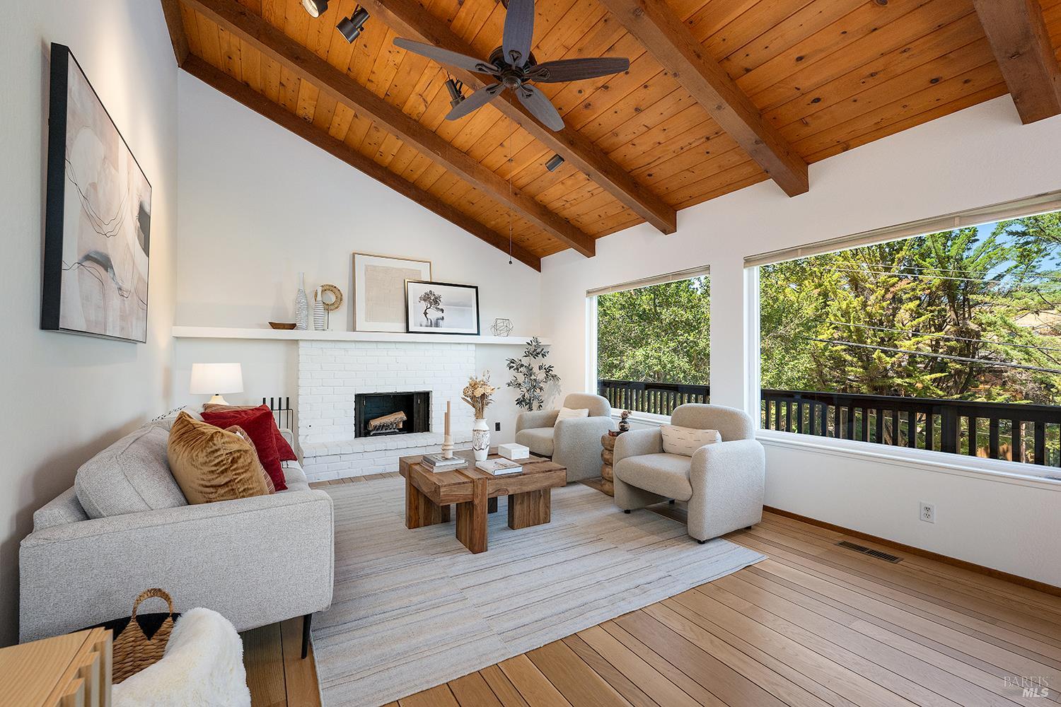 Detail Gallery Image 6 of 37 For 85 Woodside Dr, San Anselmo,  CA 94960 - 3 Beds | 2 Baths