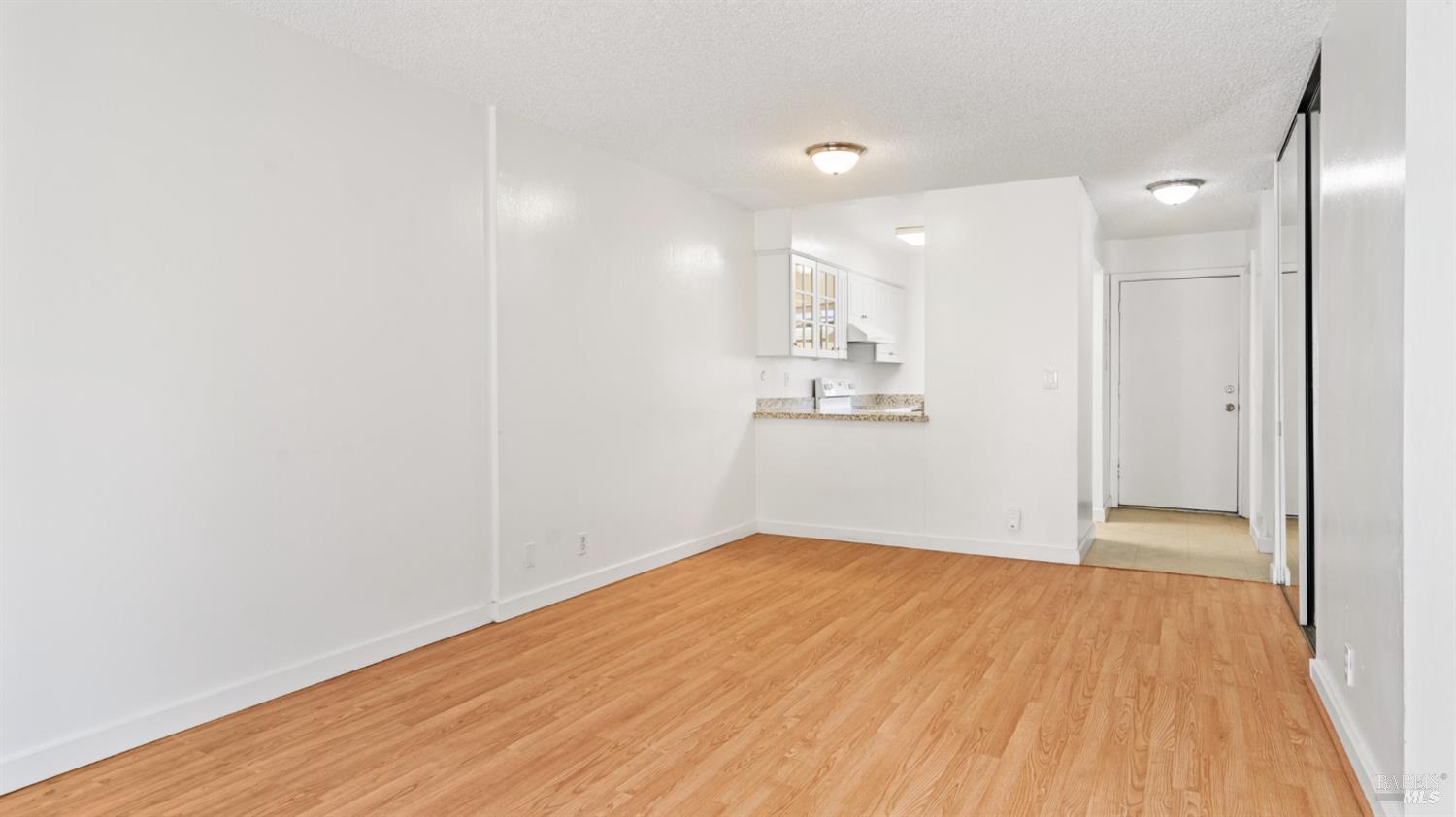 Detail Gallery Image 17 of 33 For 900 Southampton Rd #110,  Benicia,  CA 94510 - 2 Beds | 1/1 Baths