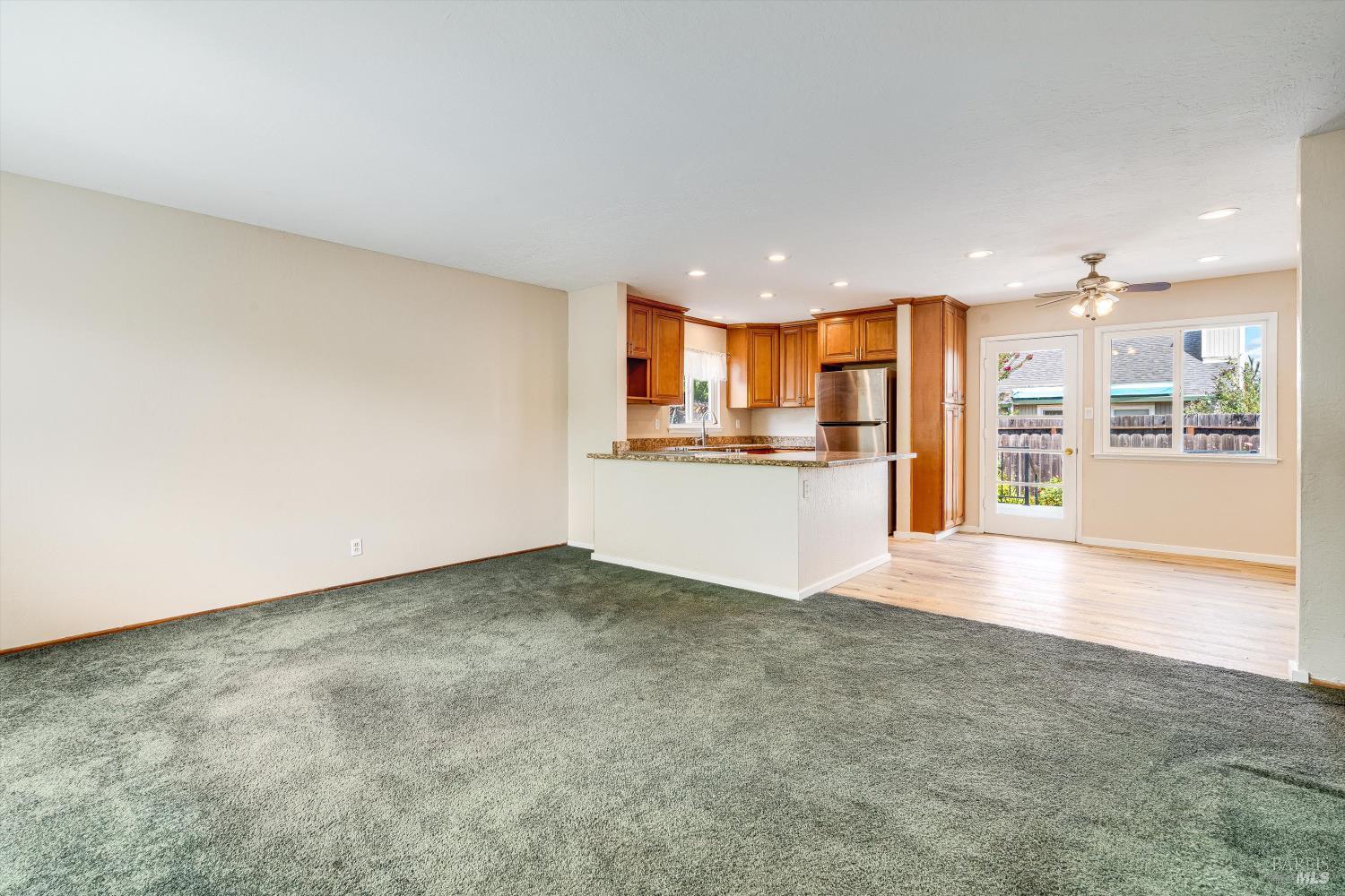Detail Gallery Image 4 of 27 For 3782 Oxford St, Napa,  CA 94558 - 3 Beds | 2 Baths