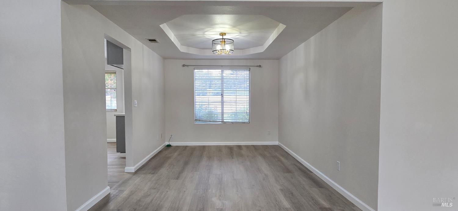 Detail Gallery Image 4 of 18 For 112 Spinnaker Ct, Vacaville,  CA 95687 - 4 Beds | 2/1 Baths