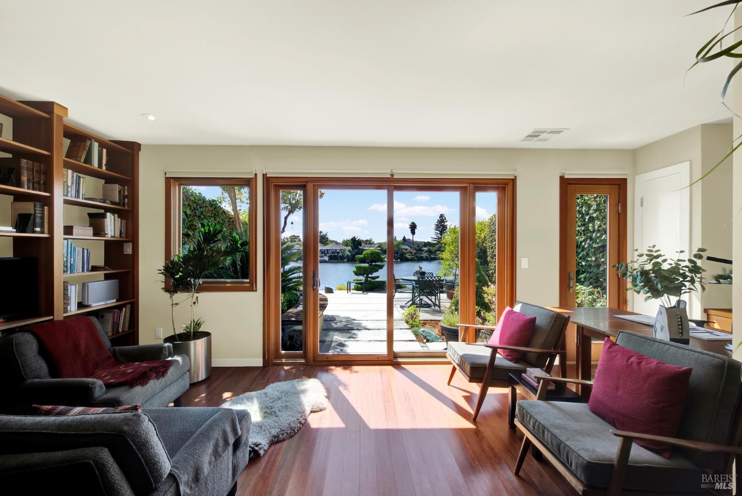 Detail Gallery Image 24 of 97 For 927 Marina Dr, Napa,  CA 94559 - 3 Beds | 2/1 Baths