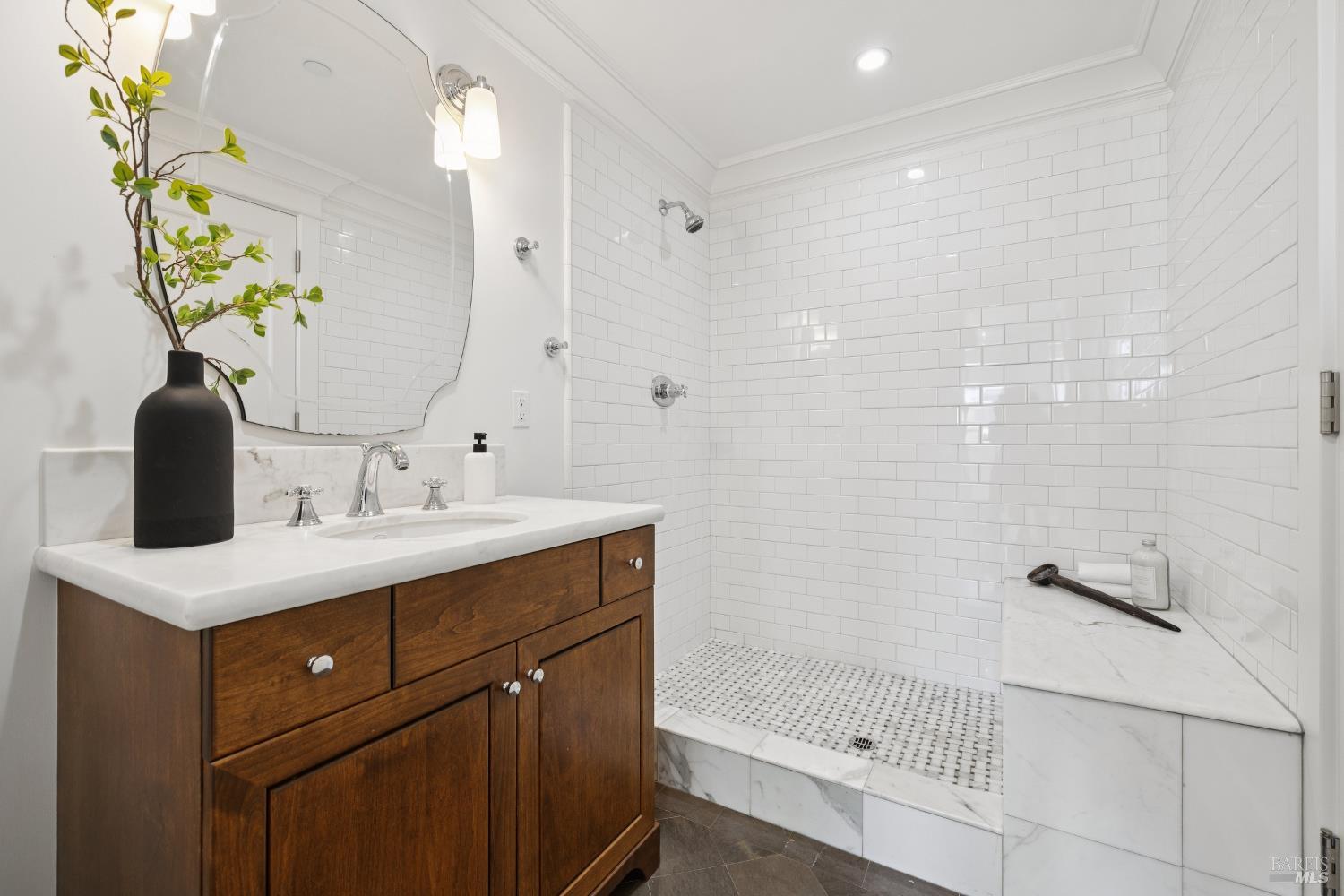 Detail Gallery Image 39 of 46 For 2105 Mar East St, Belvedere Tiburon,  CA 94920 - 5 Beds | 4/1 Baths