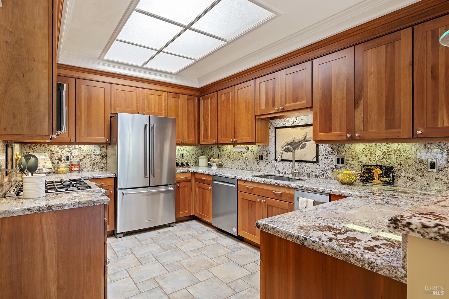 Detail Gallery Image 15 of 38 For 95 Florence Ave, San Anselmo,  CA 94960 - 4 Beds | 3/1 Baths