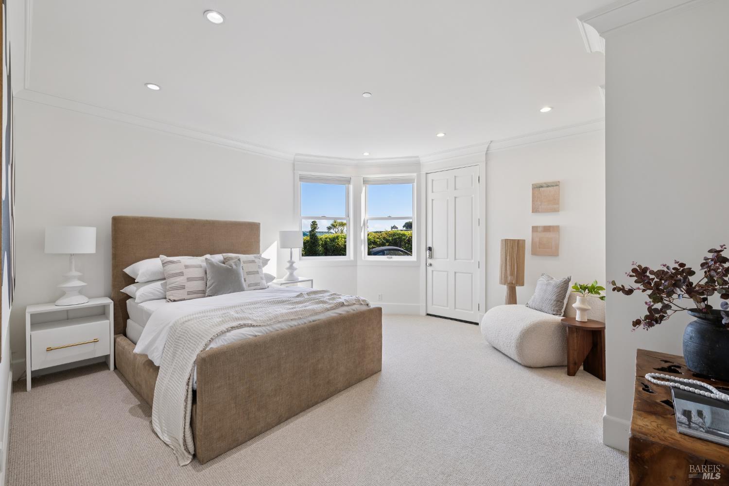 Detail Gallery Image 40 of 46 For 2105 Mar East St, Belvedere Tiburon,  CA 94920 - 5 Beds | 4/1 Baths