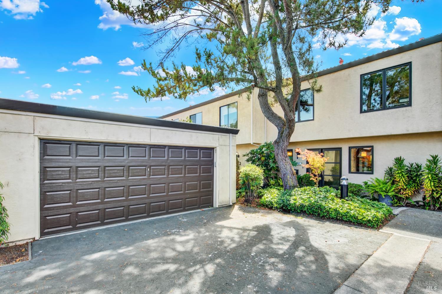 Detail Gallery Image 2 of 97 For 927 Marina Dr, Napa,  CA 94559 - 3 Beds | 2/1 Baths