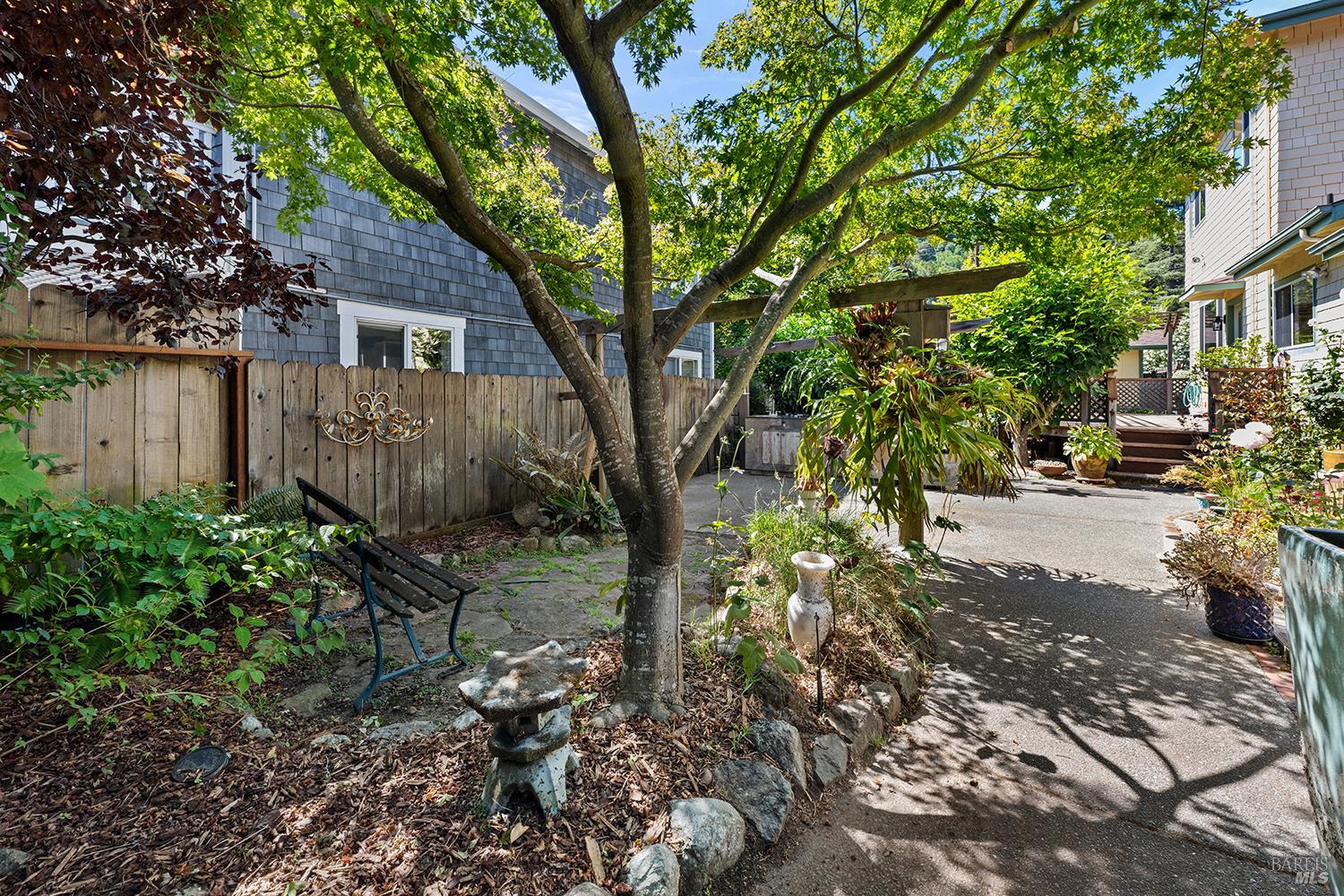 Detail Gallery Image 36 of 38 For 95 Florence Ave, San Anselmo,  CA 94960 - 4 Beds | 3/1 Baths