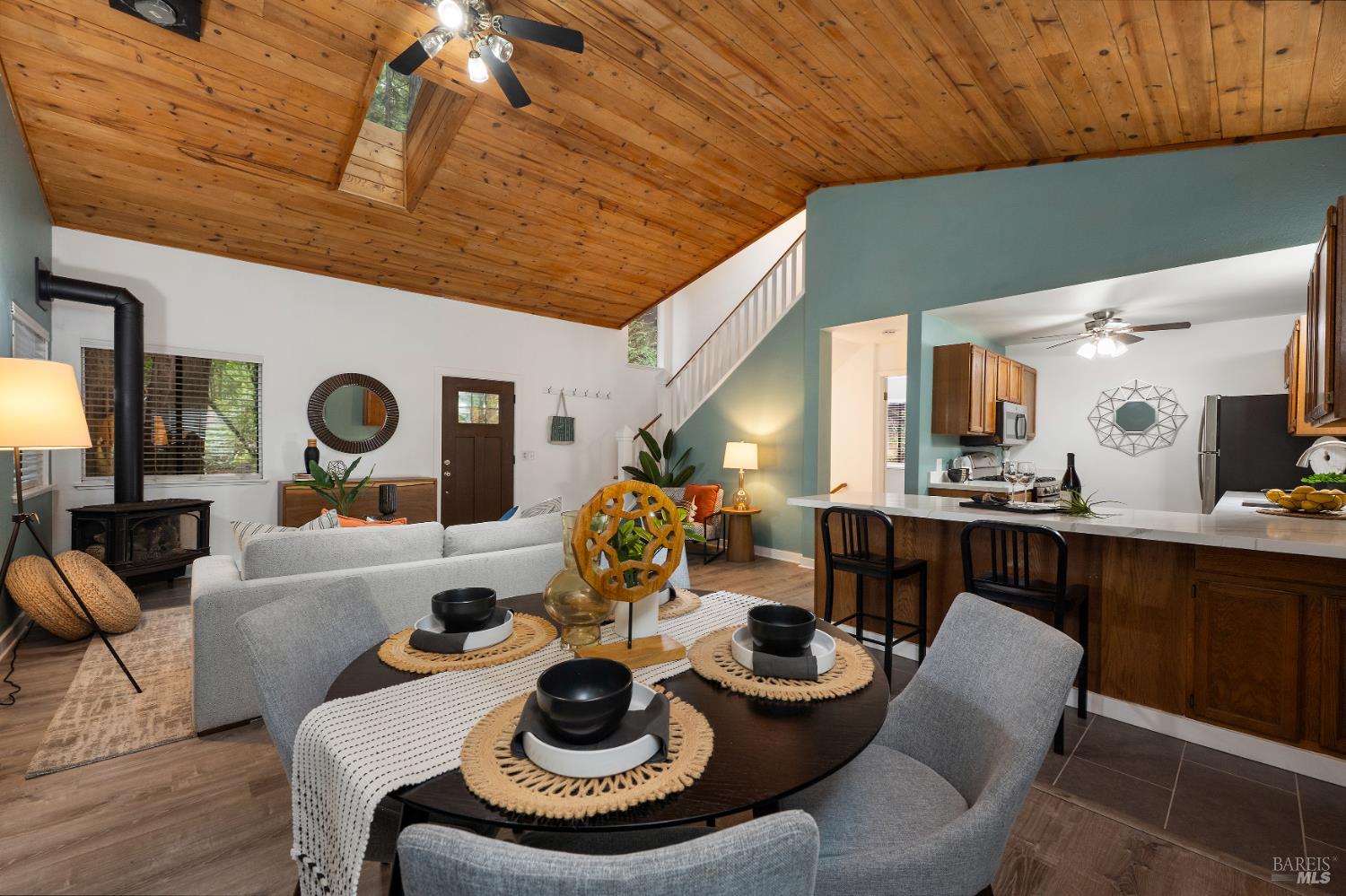 Detail Gallery Image 7 of 25 For 1025 Cazadero Hwy, Cazadero,  CA 95421 - 2 Beds | 2 Baths