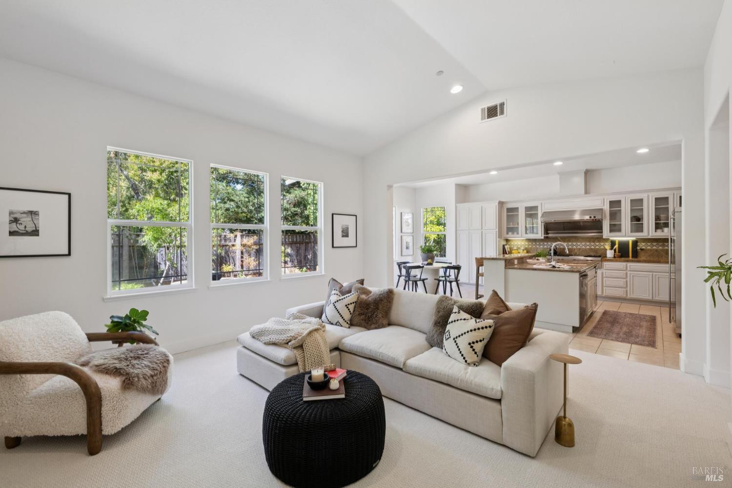 Detail Gallery Image 17 of 49 For 221 Spindle Ct, San Rafael,  CA 94903 - 4 Beds | 4 Baths
