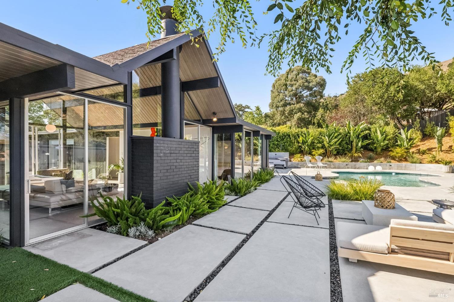 Detail Gallery Image 41 of 53 For 20 Mount Diablo Cir, San Rafael,  CA 94903 - 5 Beds | 2 Baths