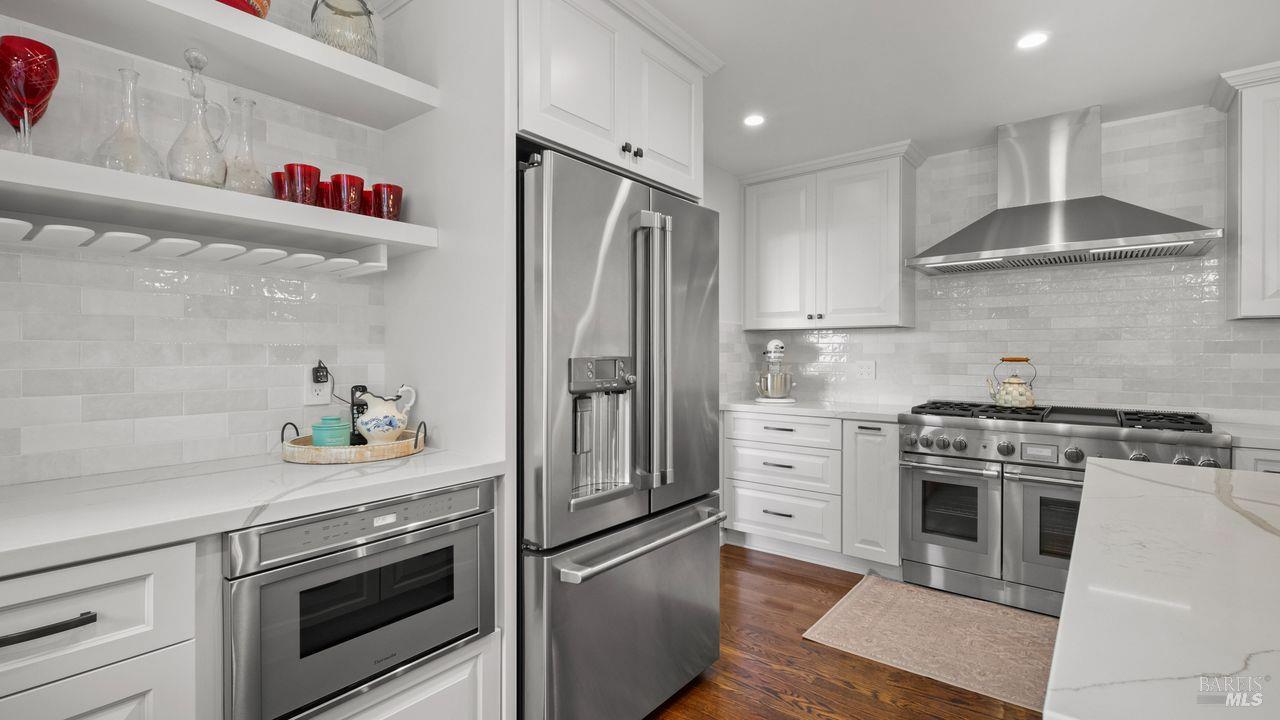 Detail Gallery Image 14 of 42 For 170 Wild Horse Valley Dr, Novato,  CA 94947 - 5 Beds | 2/1 Baths