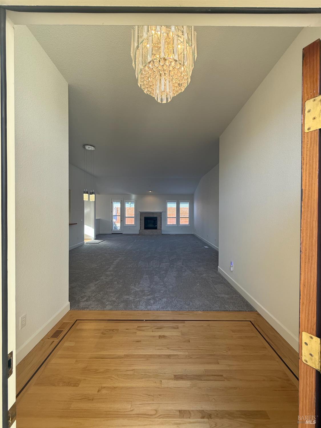 Detail Gallery Image 3 of 38 For 316 Acadia Dr, Petaluma,  CA 94954 - 4 Beds | 2/1 Baths