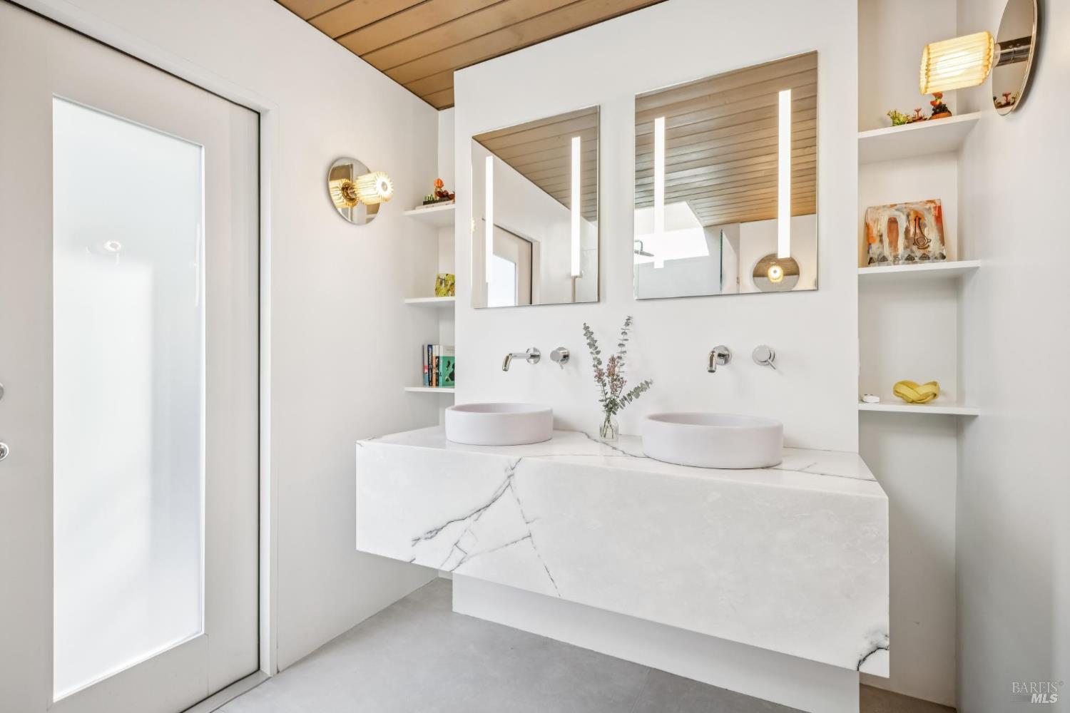 Detail Gallery Image 38 of 53 For 20 Mount Diablo Cir, San Rafael,  CA 94903 - 5 Beds | 2 Baths