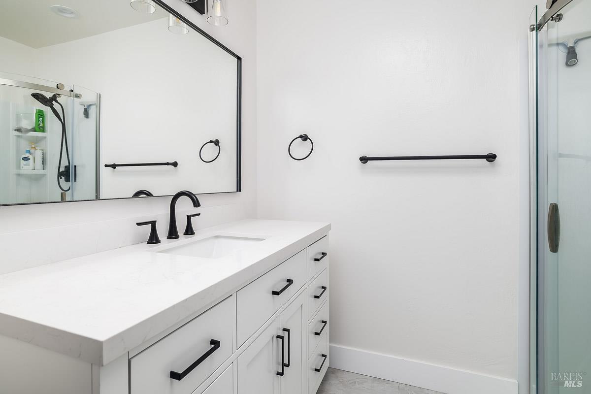 Detail Gallery Image 15 of 23 For 3 Glen Dr, Fairfax,  CA 94930 - 3 Beds | 2/1 Baths