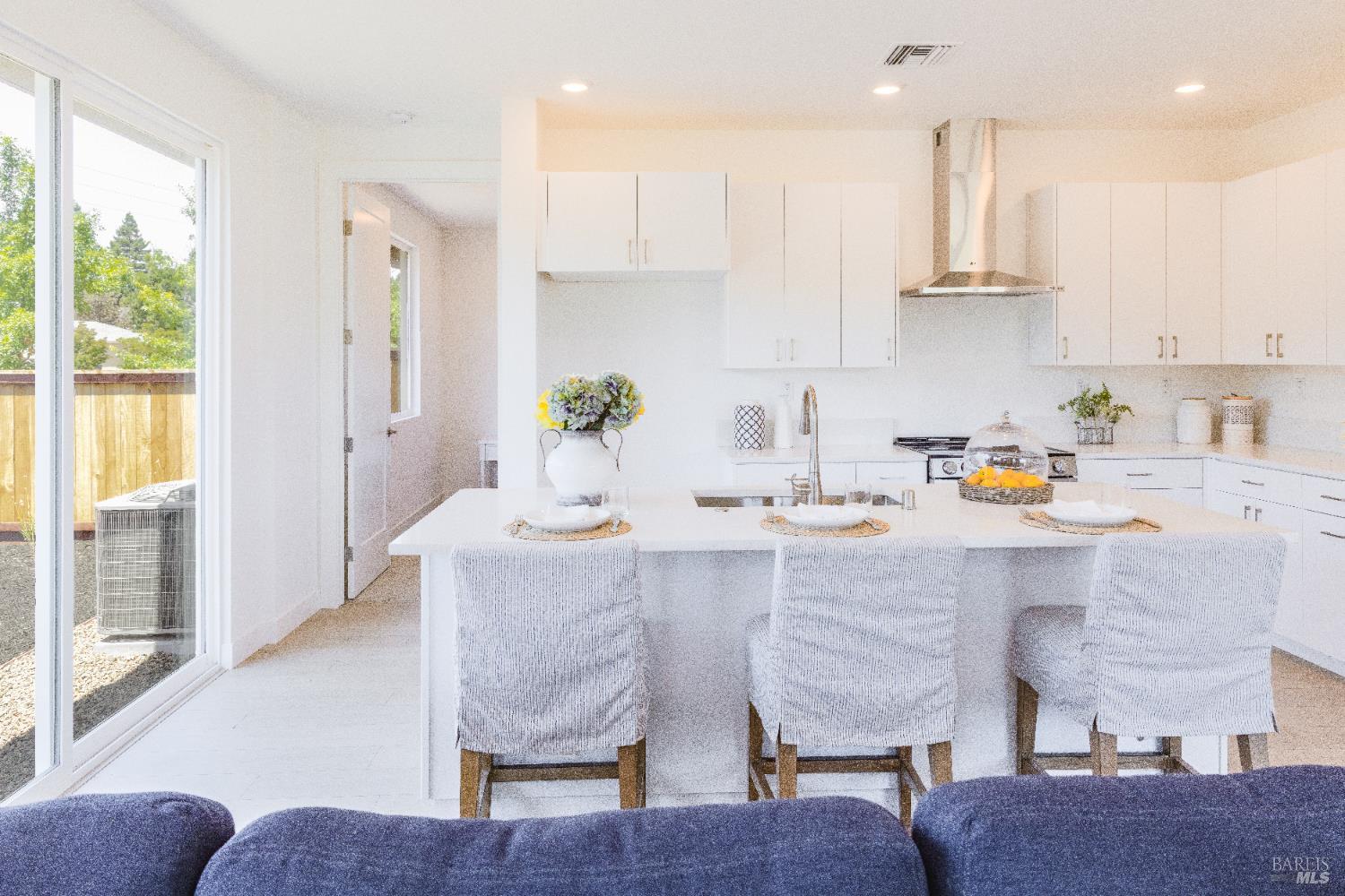 Detail Gallery Image 8 of 16 For 6601 Stone Bridge Rd, Santa Rosa,  CA 95409 - 3 Beds | 2 Baths
