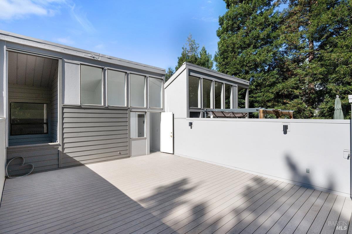 Detail Gallery Image 30 of 32 For 154 Professional Center Pkwy, San Rafael,  CA 94903 - 3 Beds | 2/1 Baths