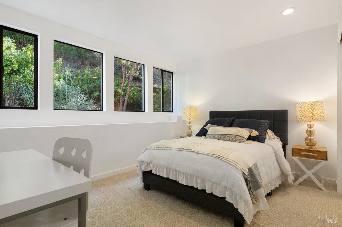 Detail Gallery Image 23 of 32 For 154 Professional Center Pkwy, San Rafael,  CA 94903 - 3 Beds | 2/1 Baths