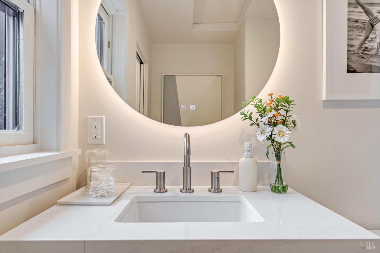 Detail Gallery Image 16 of 30 For 532 Grove St, Healdsburg,  CA 95448 - 2 Beds | 1/1 Baths