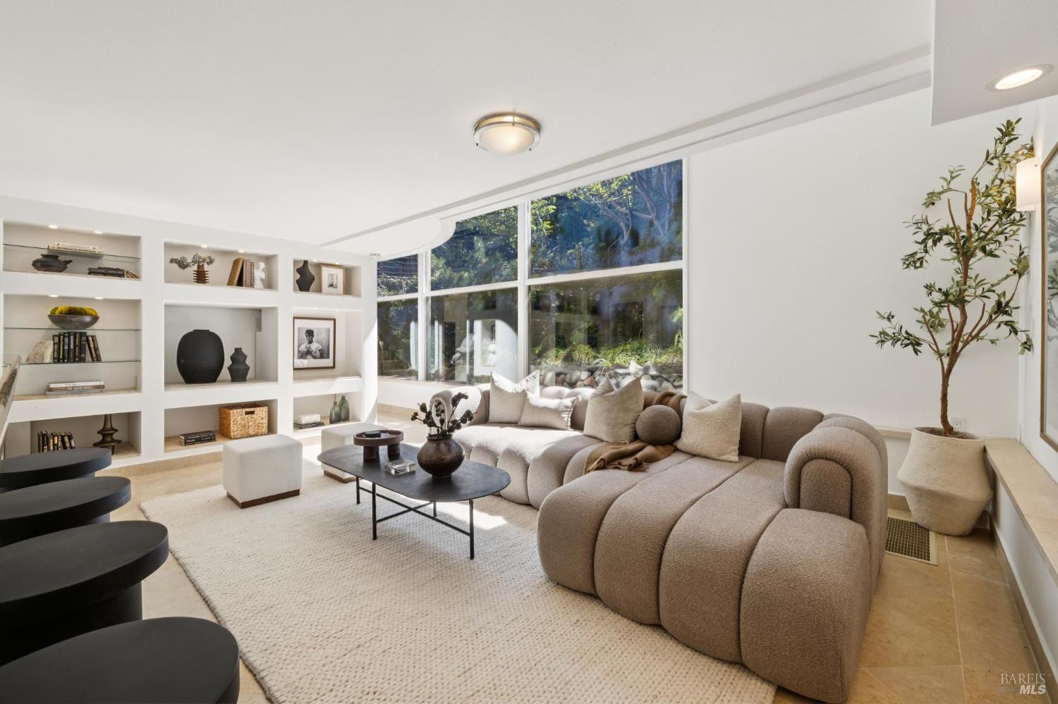 Detail Gallery Image 38 of 66 For 15 Prospect Ave, Sausalito,  CA 94965 - 3 Beds | 3/2 Baths
