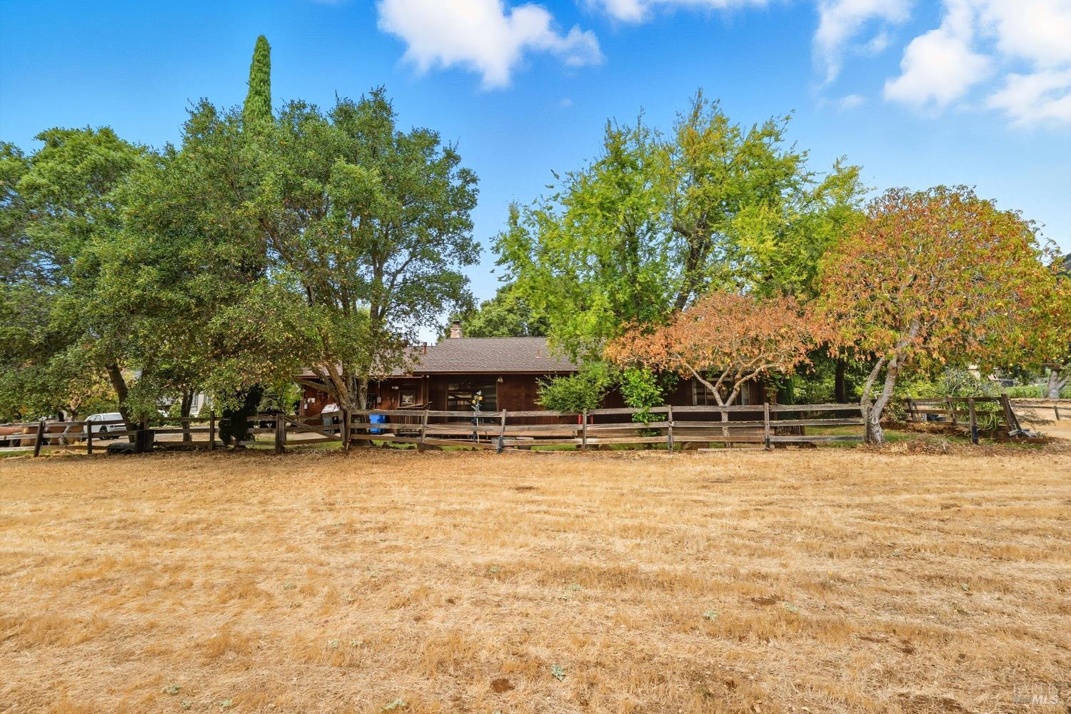 Detail Gallery Image 5 of 28 For 4295 E 3rd Ave, Napa,  CA 94558 - 3 Beds | 2 Baths