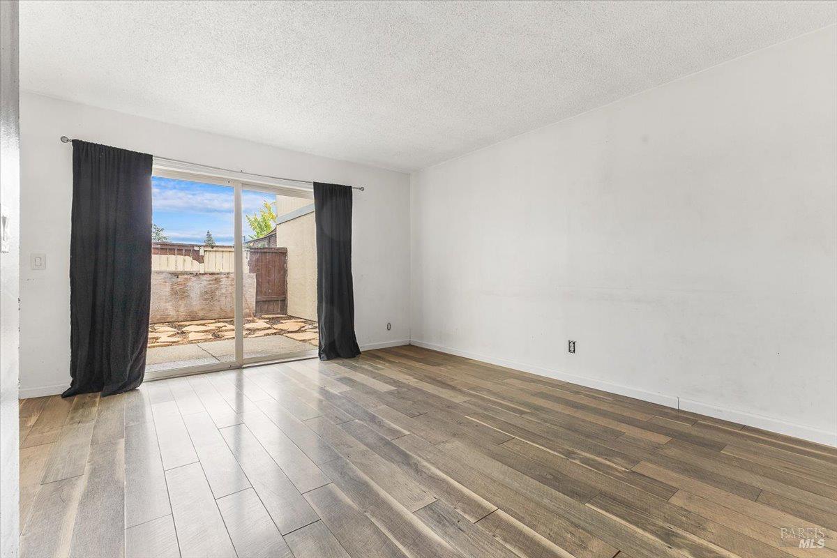 Detail Gallery Image 7 of 32 For 729 Rockwell Pl, Santa Rosa,  CA 95401 - 2 Beds | 1/1 Baths