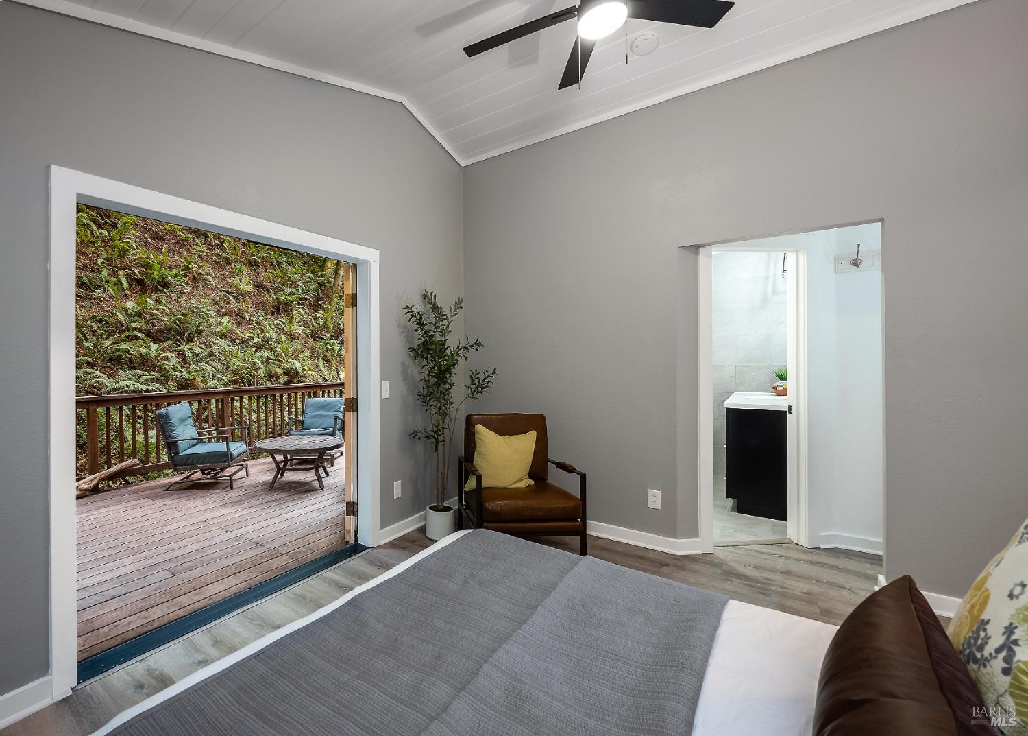 Detail Gallery Image 13 of 25 For 1025 Cazadero Hwy, Cazadero,  CA 95421 - 2 Beds | 2 Baths