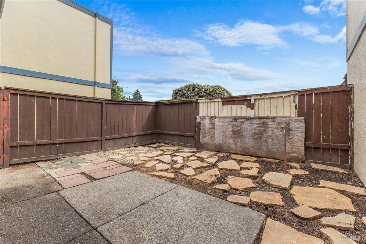 Detail Gallery Image 26 of 32 For 729 Rockwell Pl, Santa Rosa,  CA 95401 - 2 Beds | 1/1 Baths