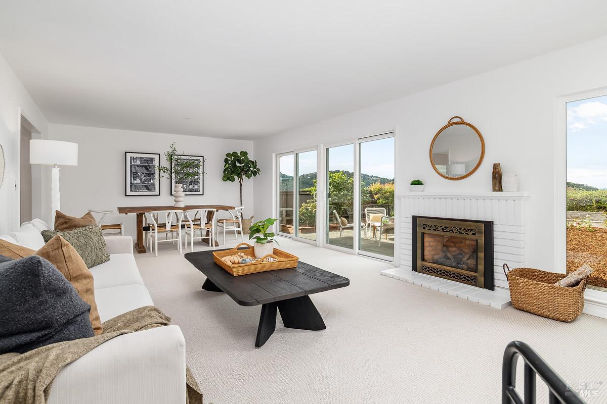 Detail Gallery Image 3 of 50 For 121 San Marino Dr, San Rafael,  CA 94901 - 3 Beds | 2 Baths