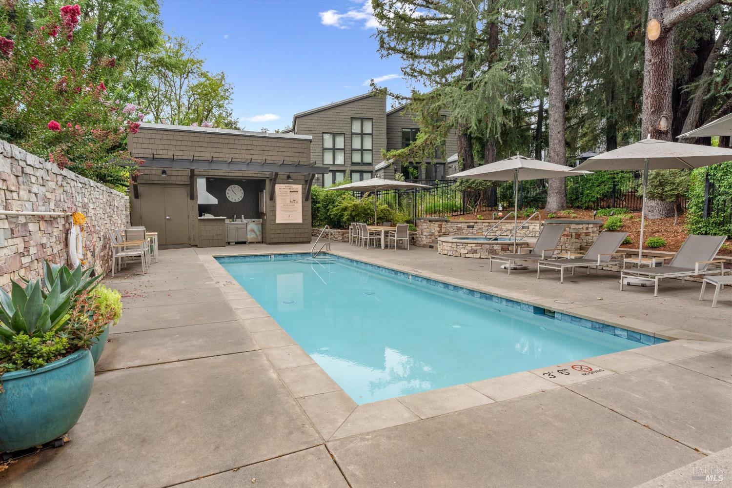 Detail Gallery Image 26 of 30 For 532 Grove St, Healdsburg,  CA 95448 - 2 Beds | 1/1 Baths