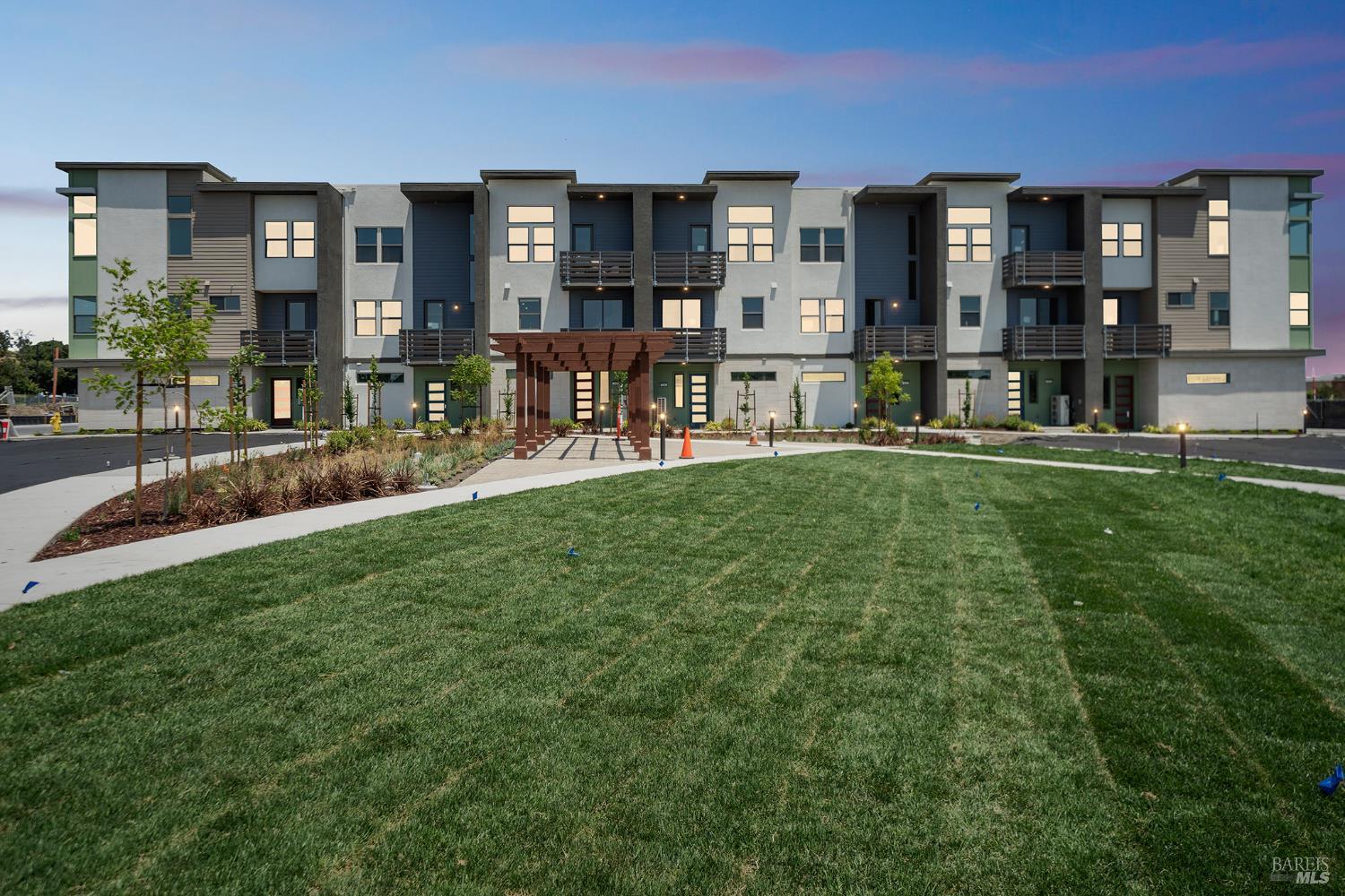 Detail Gallery Image 3 of 23 For 299 Hermes Cmn, Livermore,  CA 94551 - 1 Beds | 1/1 Baths