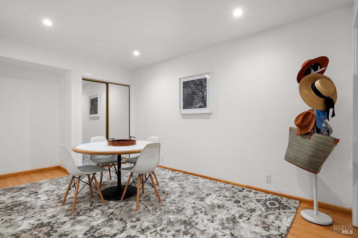 Detail Gallery Image 13 of 32 For 154 Professional Center Pkwy, San Rafael,  CA 94903 - 3 Beds | 2/1 Baths