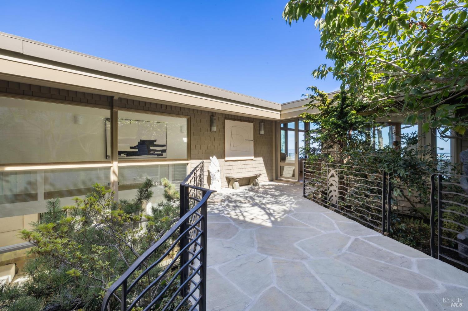 Detail Gallery Image 6 of 66 For 15 Prospect Ave, Sausalito,  CA 94965 - 3 Beds | 3/2 Baths
