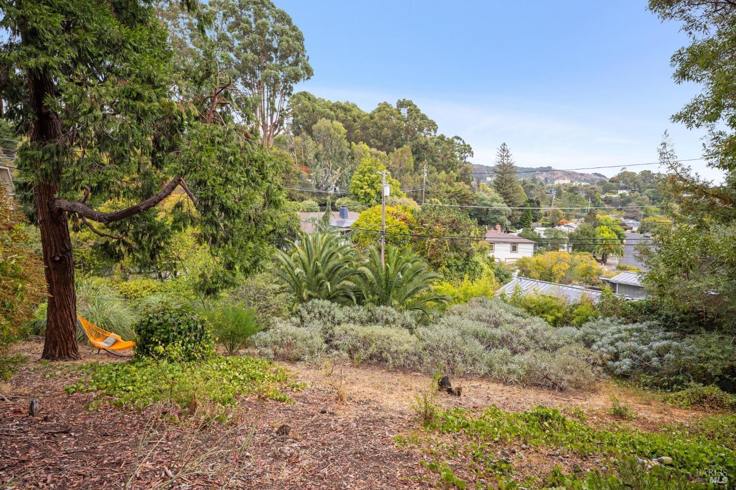 Detail Gallery Image 34 of 38 For 102 Marina Court Dr, San Rafael,  CA 94901 - 4 Beds | 3 Baths
