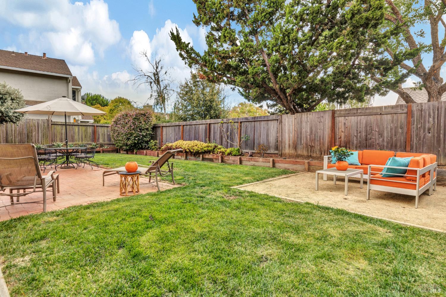 Detail Gallery Image 10 of 46 For 557 Willow Ct, Benicia,  CA 94510 - 2 Beds | 2/1 Baths
