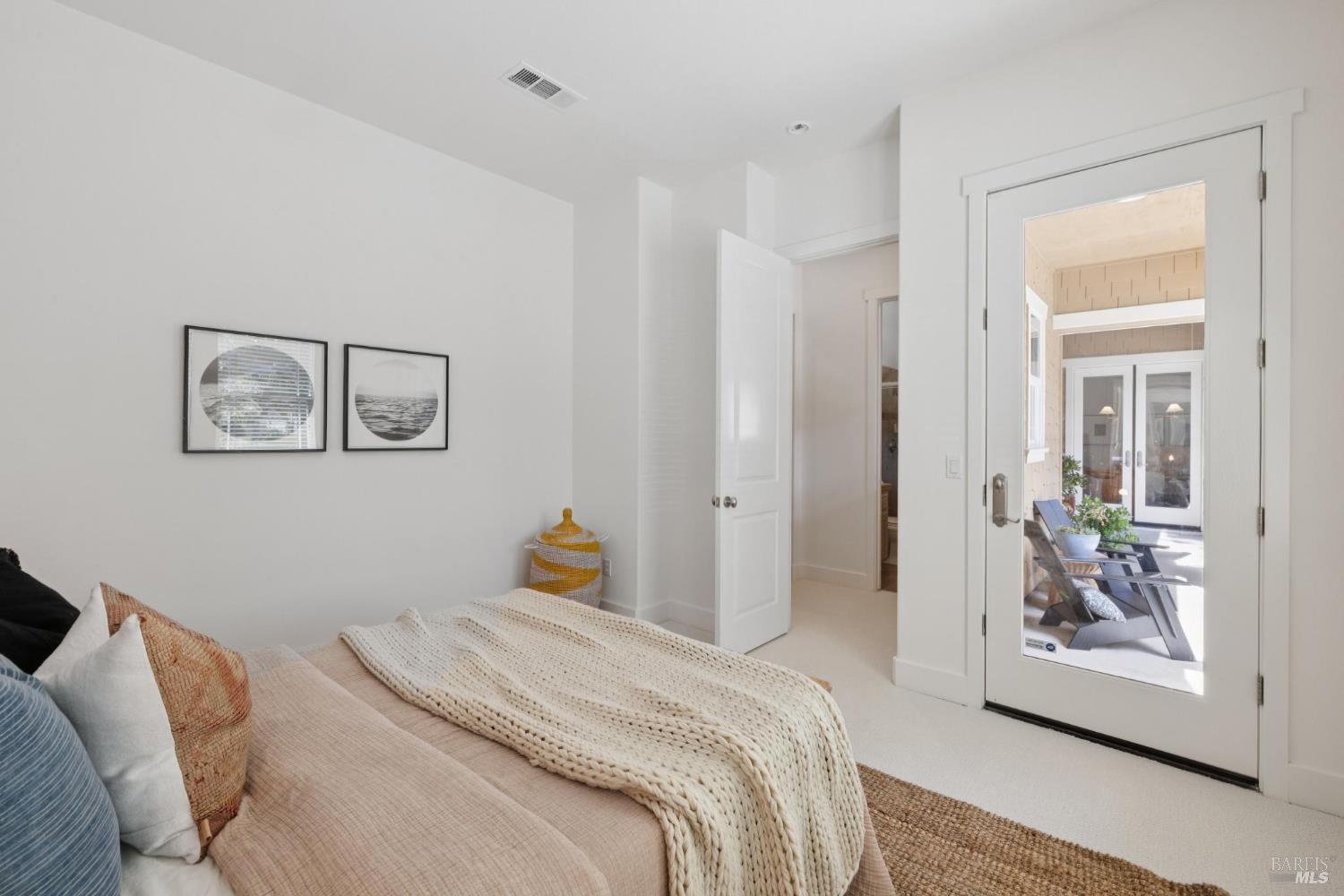 Detail Gallery Image 32 of 49 For 221 Spindle Ct, San Rafael,  CA 94903 - 4 Beds | 4 Baths