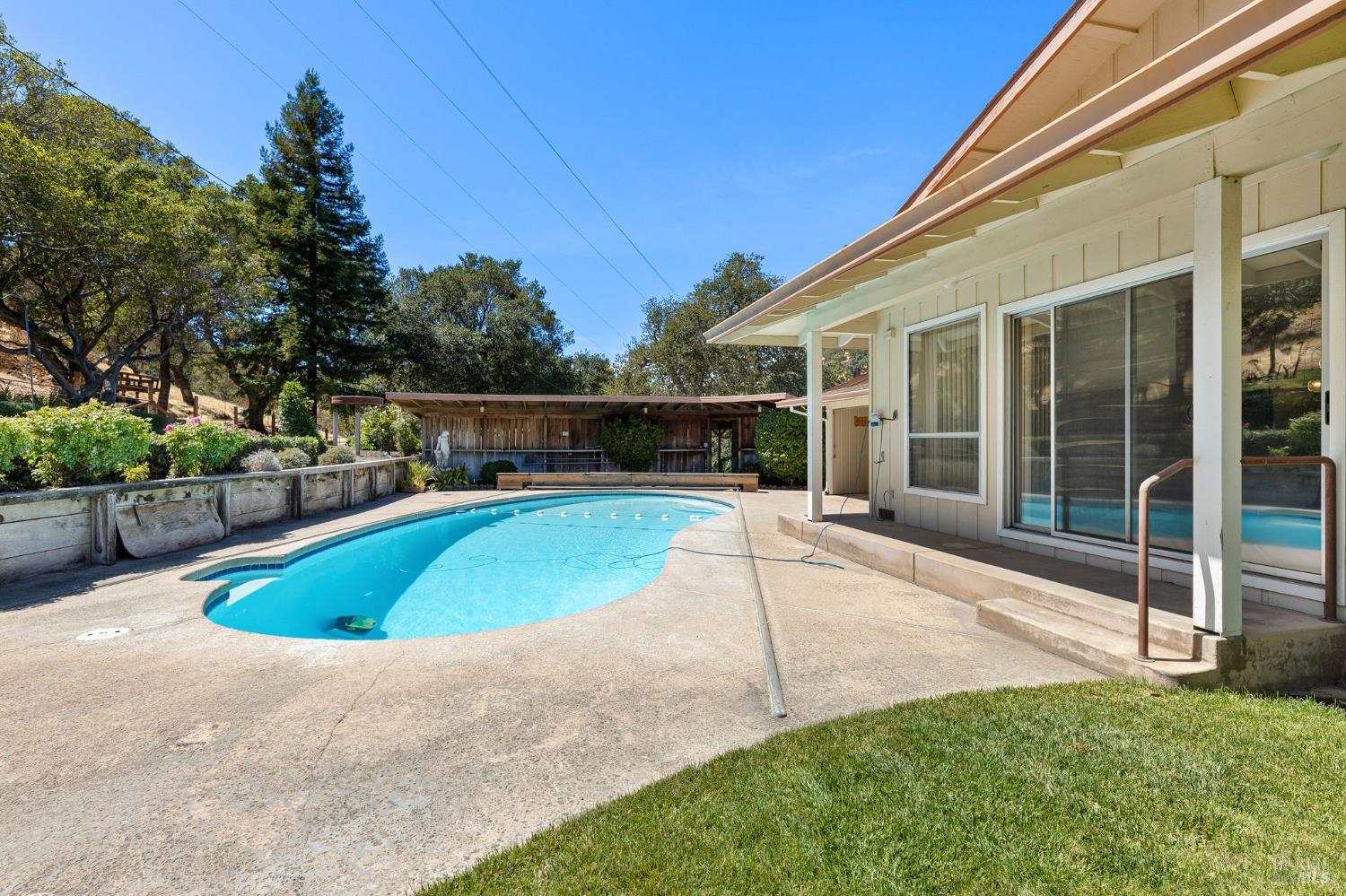 Detail Gallery Image 4 of 64 For 1850 Cravea Ln, Fairfield,  CA 94534 - 5 Beds | 2/1 Baths