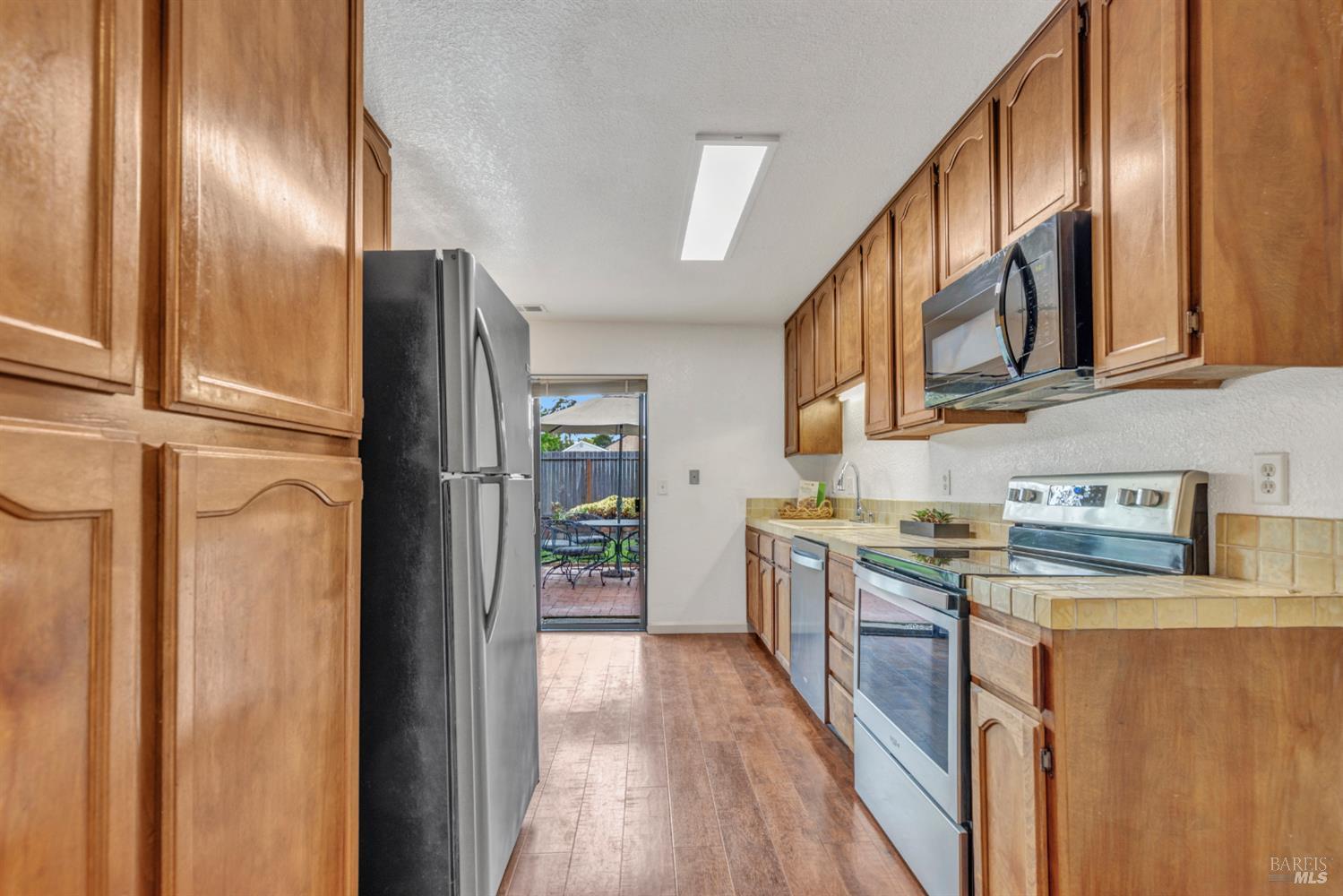 Detail Gallery Image 27 of 46 For 557 Willow Ct, Benicia,  CA 94510 - 2 Beds | 2/1 Baths