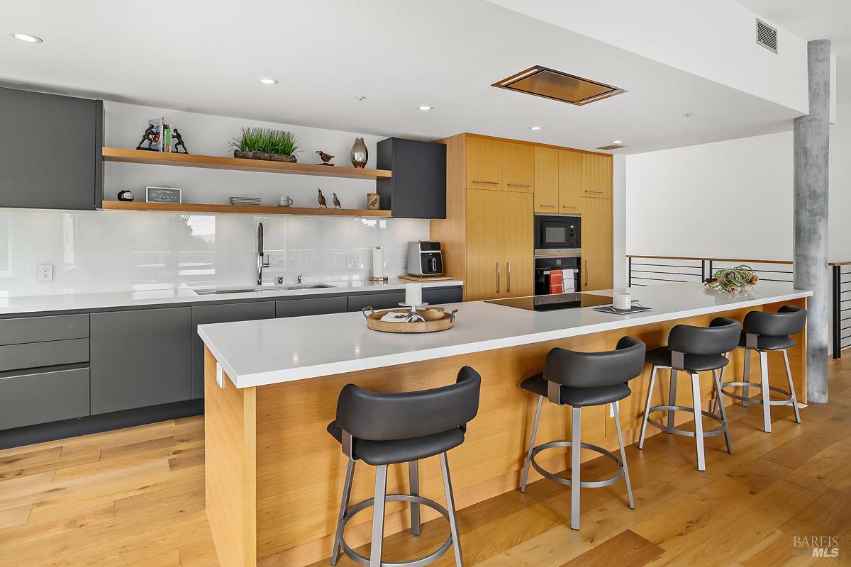 Detail Gallery Image 15 of 43 For 30 Toyon Ct, Corte Madera,  CA 94925 - 2 Beds | 2 Baths